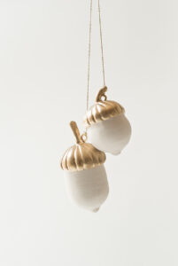 Duo de glands en porcelaine dorée, décoration de sapin suspendue